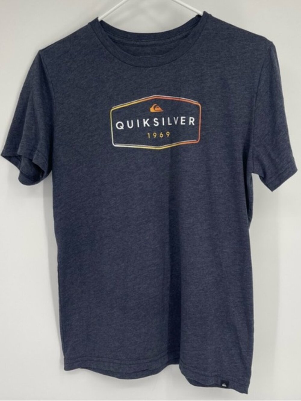 Quiksilver Boys XL Blue Tee Classic Surf Skate Streetwear Casual Coastal Beach